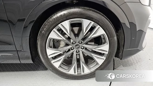 Audi Q8 (4M) id 3732563 из Кореи 15