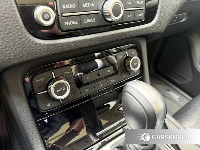 Volkswagen Touareg id 4213102 из Китая 15