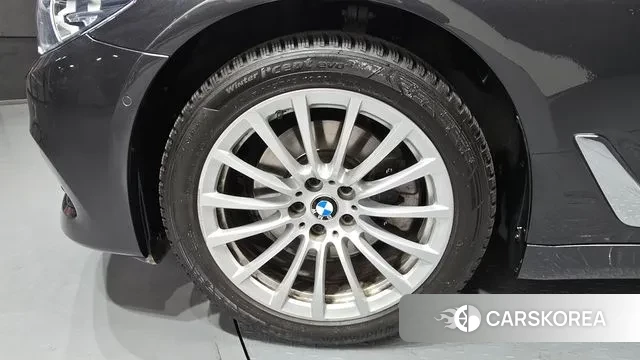 BMW 5 Series (G30) id 3474214 из Кореи 15