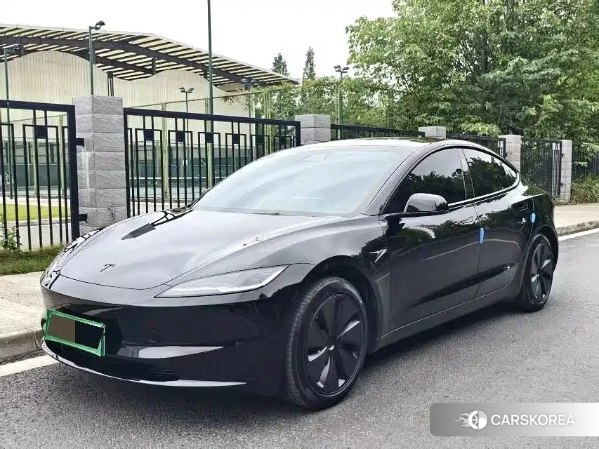 Tesla Model 3 2024 Черный из Китая, фото 5