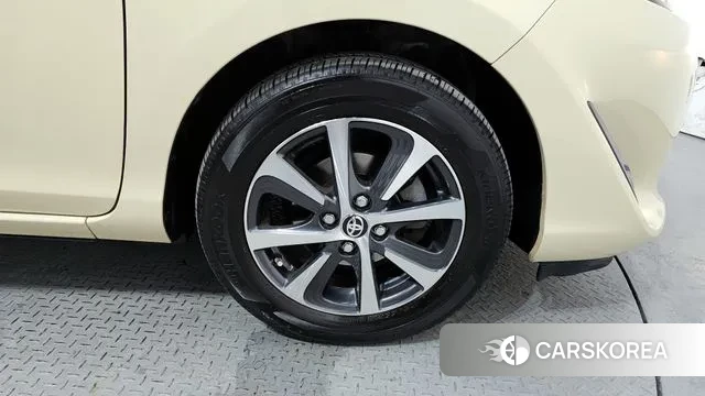 Toyota Prius C id 3494635 из Кореи 15