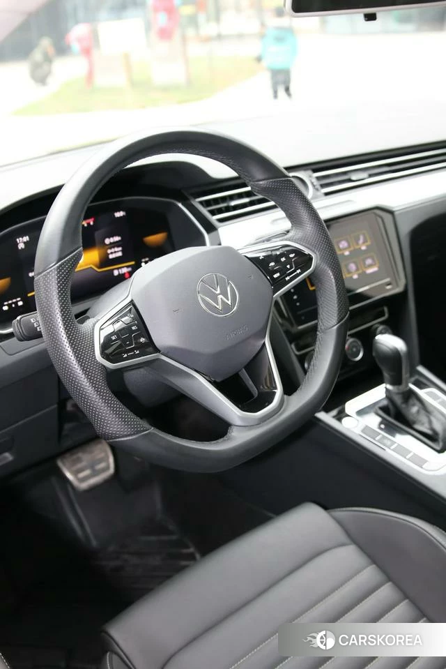 Volkswagen Magotan 2025 Черный из Китая, фото 5