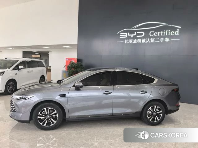 BYD Qin PLUS DM 2025 Темно-серый из Китая, фото 5