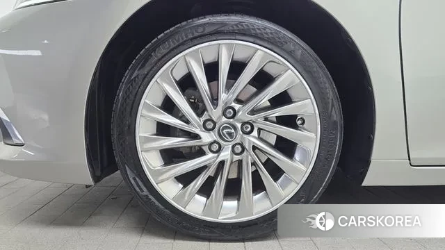 Lexus ES300h 7th generation id 3626519 из Кореи 15