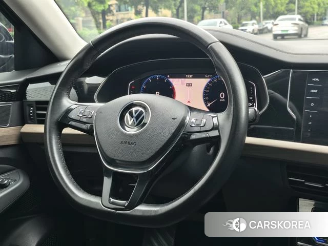 Volkswagen Passat id 4258294 из Китая 12