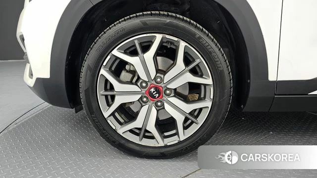 Kia Seltos id 4188145 из Кореи 26