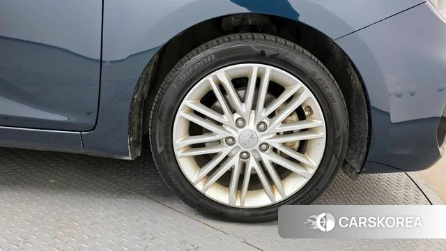 Kia The New Carens id 3854036 из Кореи 15