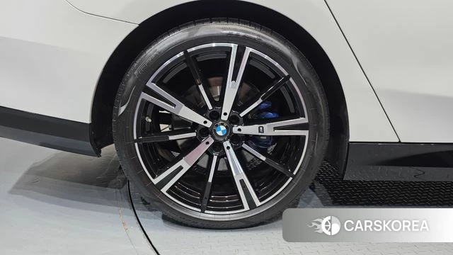 BMW 5 Series (G60) id 4540349 из Кореи 29