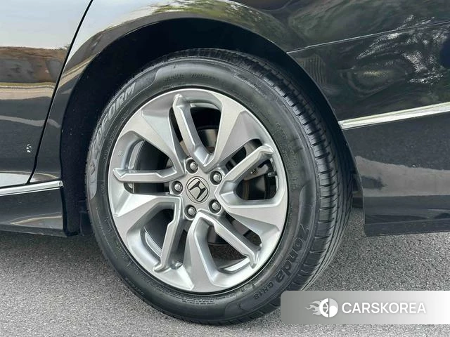 Honda Accord id 4221817 из Китая 12