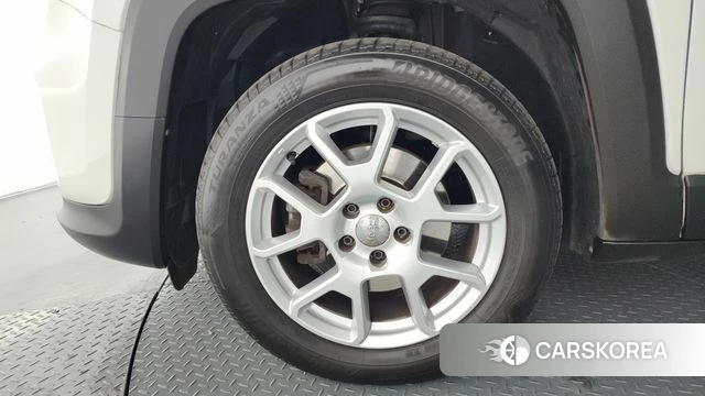 Jeep Renegade id 3898408 из Кореи 15