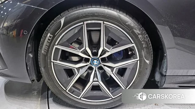 BMW i5 (G60) id 3769536 из Кореи 15