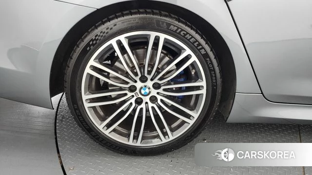 BMW 5 Series (G30) id 4345188 из Кореи 28