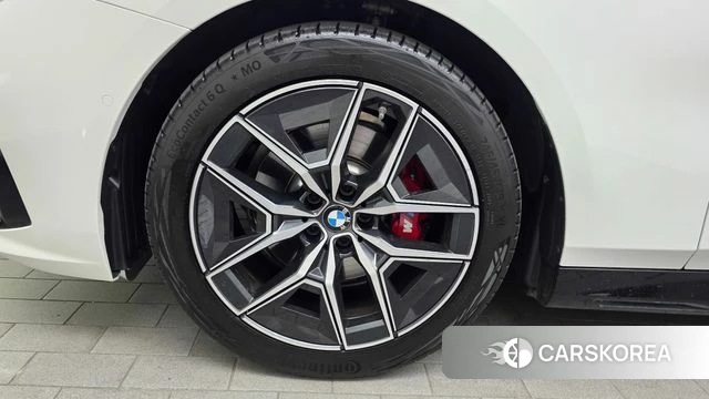 BMW 5 Series (G60) id 4427329 из Кореи 25