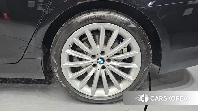 BMW 5 Series (G30) id 2889432 из Кореи 15