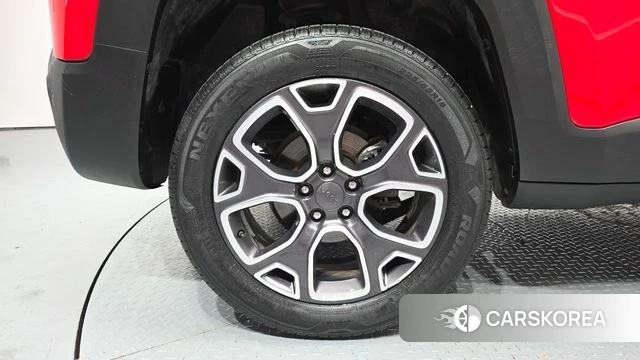 Jeep Renegade id 4694121 из Кореи 35