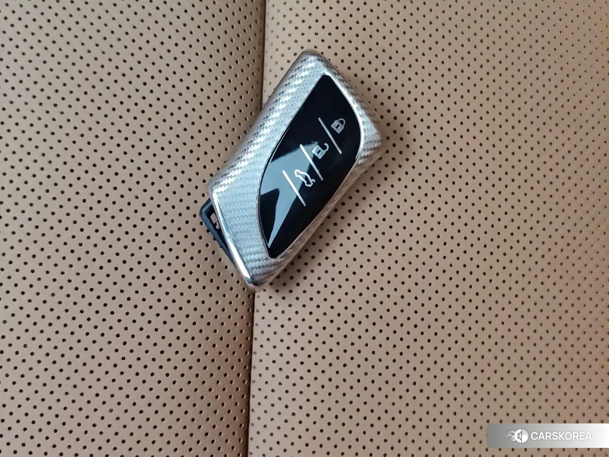Lexus ES id 4654972 из Китая 13