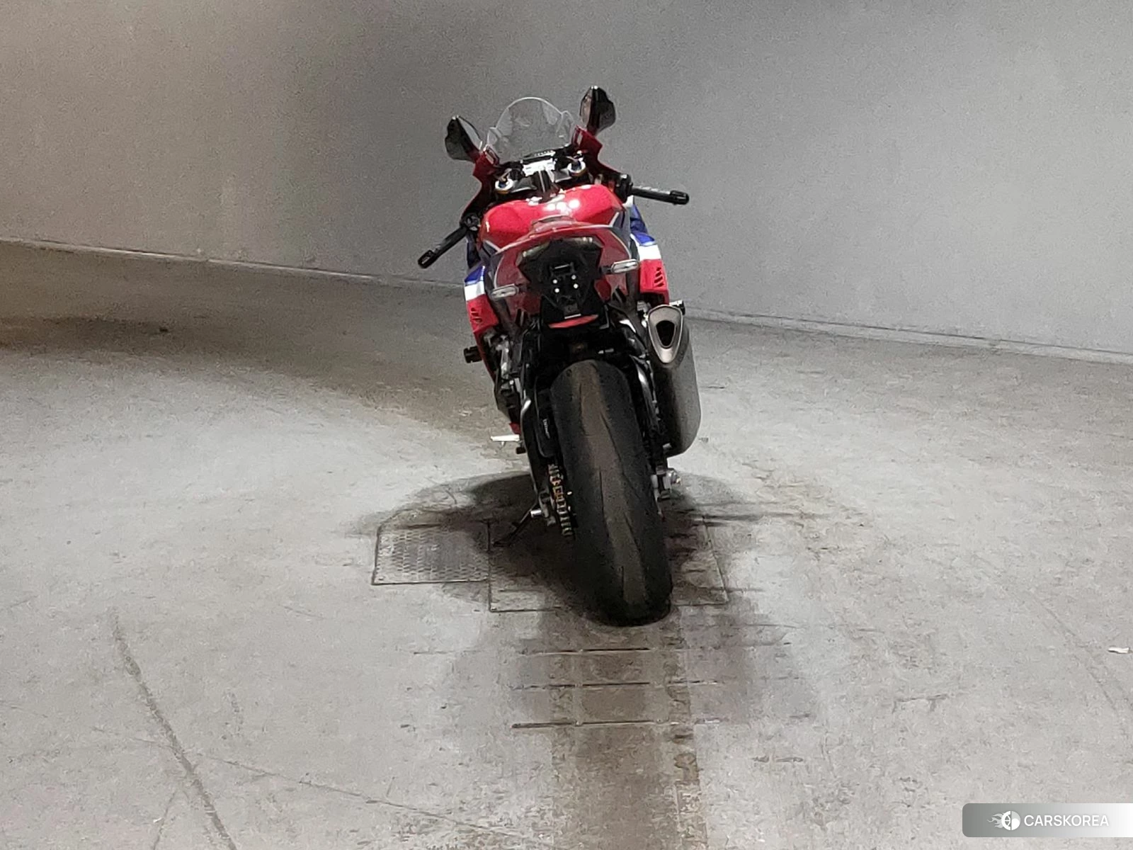 Проданный Honda CBR1000RR-R FIREBLADE SP id 4229627 из Японии, фото 4