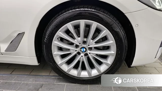 BMW 5 Series (G30) id 3659765 из Кореи 15