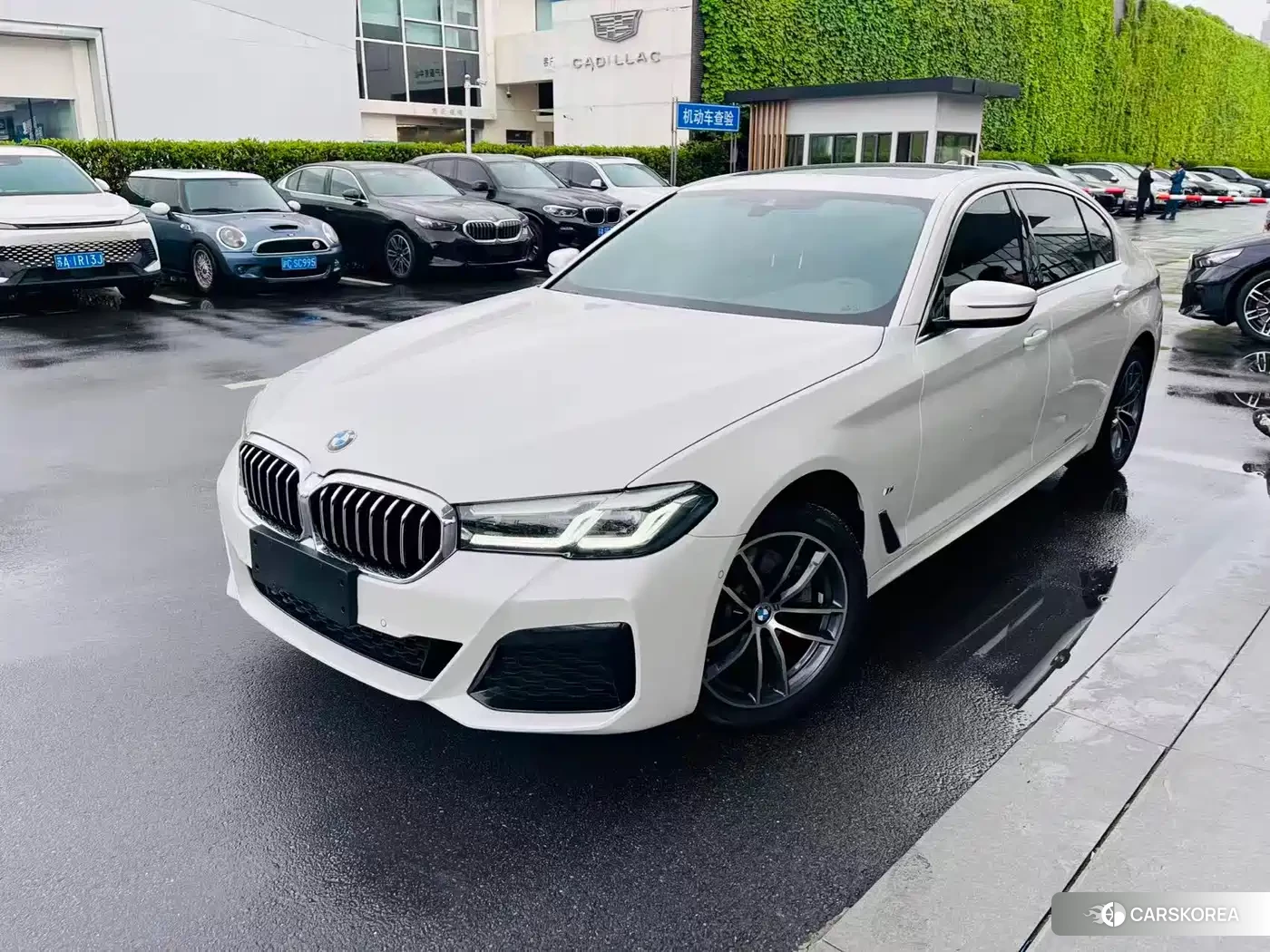 BMW 5 series 2023 Белый из Китая, фото 5