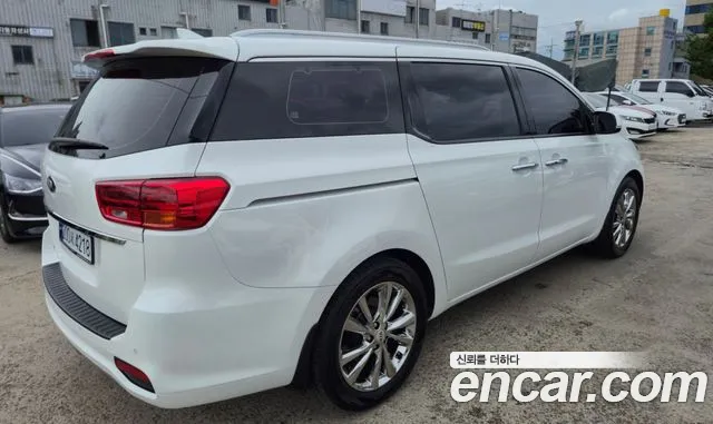 Kia The New Carnival id 2854961 из Кореи 13