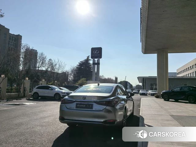 Lexus ES id 4274199 из Китая 12