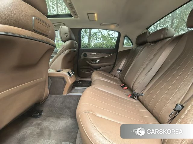 Mercedes-Benz E-class id 3895968 из Китая 5