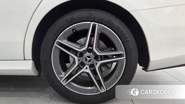 Mercedes-Benz E-Class W213 2022 Белый из Кореи, фото 5