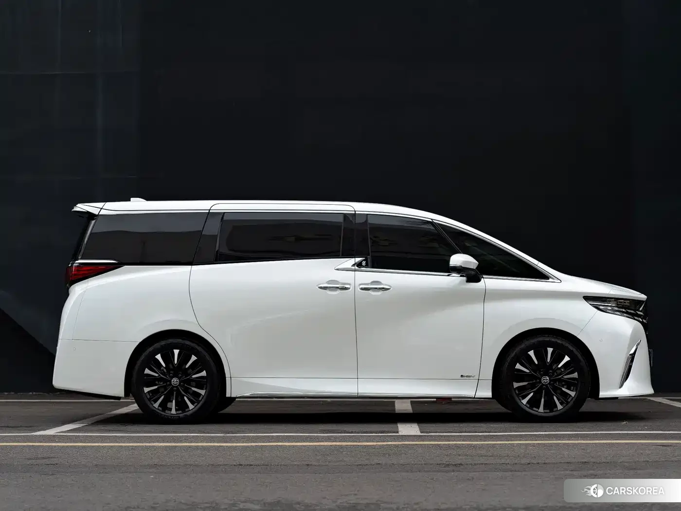 Toyota Elfa id 4622521 из Китая 11