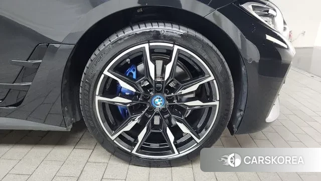 BMW i4 id 3002370 из Кореи 15