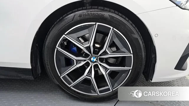 BMW 5 Series (G60) id 3758110 из Кореи 15