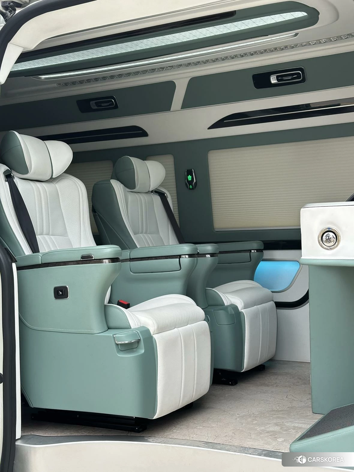 Toyota Hiace 2024 Белый из Китая, фото 6