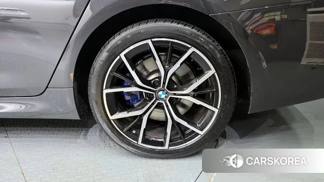 BMW 5 Series (G30) id 3778034 из Кореи 15