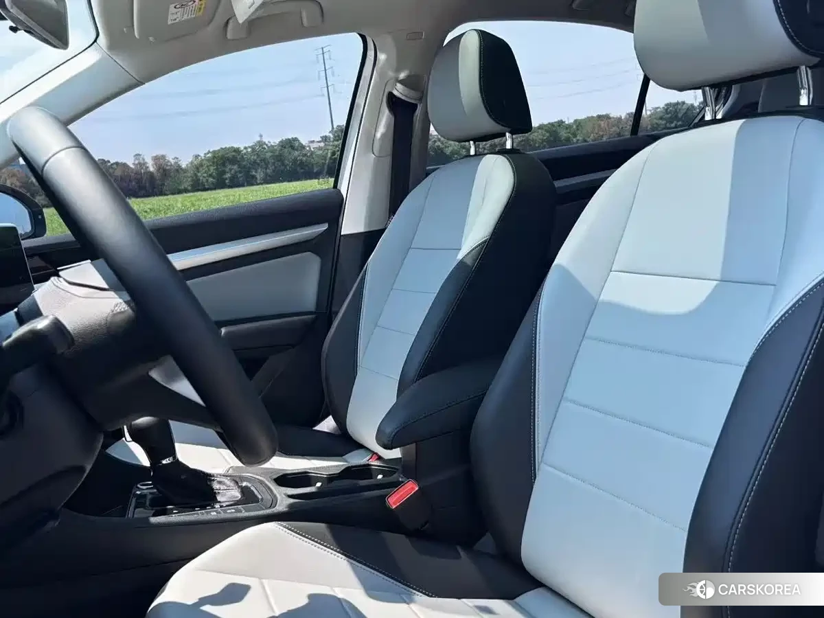 Volkswagen Bora 2023 Белый из Китая, фото 5