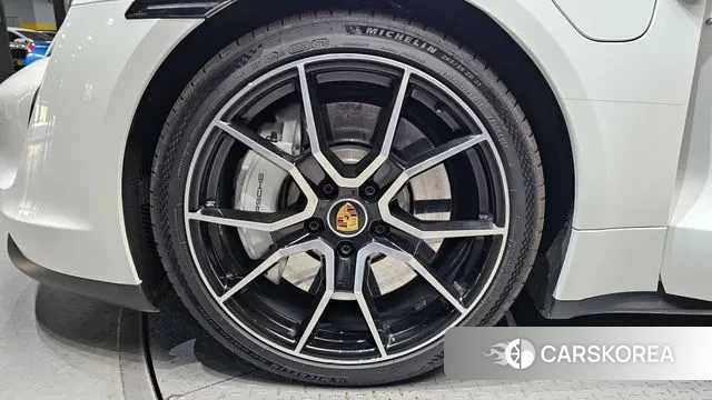 Porsche Taycan id 3734274 из Кореи 15