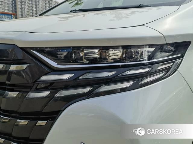Toyota Elfa id 4313941 из Китая 15