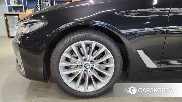 BMW 5 Series (G30) id 3452720 из Кореи 13