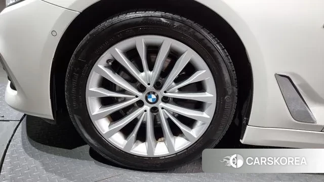 BMW 5 Series (G30) id 3034174 из Кореи 15