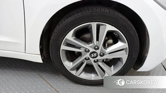 Hyundai Avante AD id 3429380 из Кореи 15