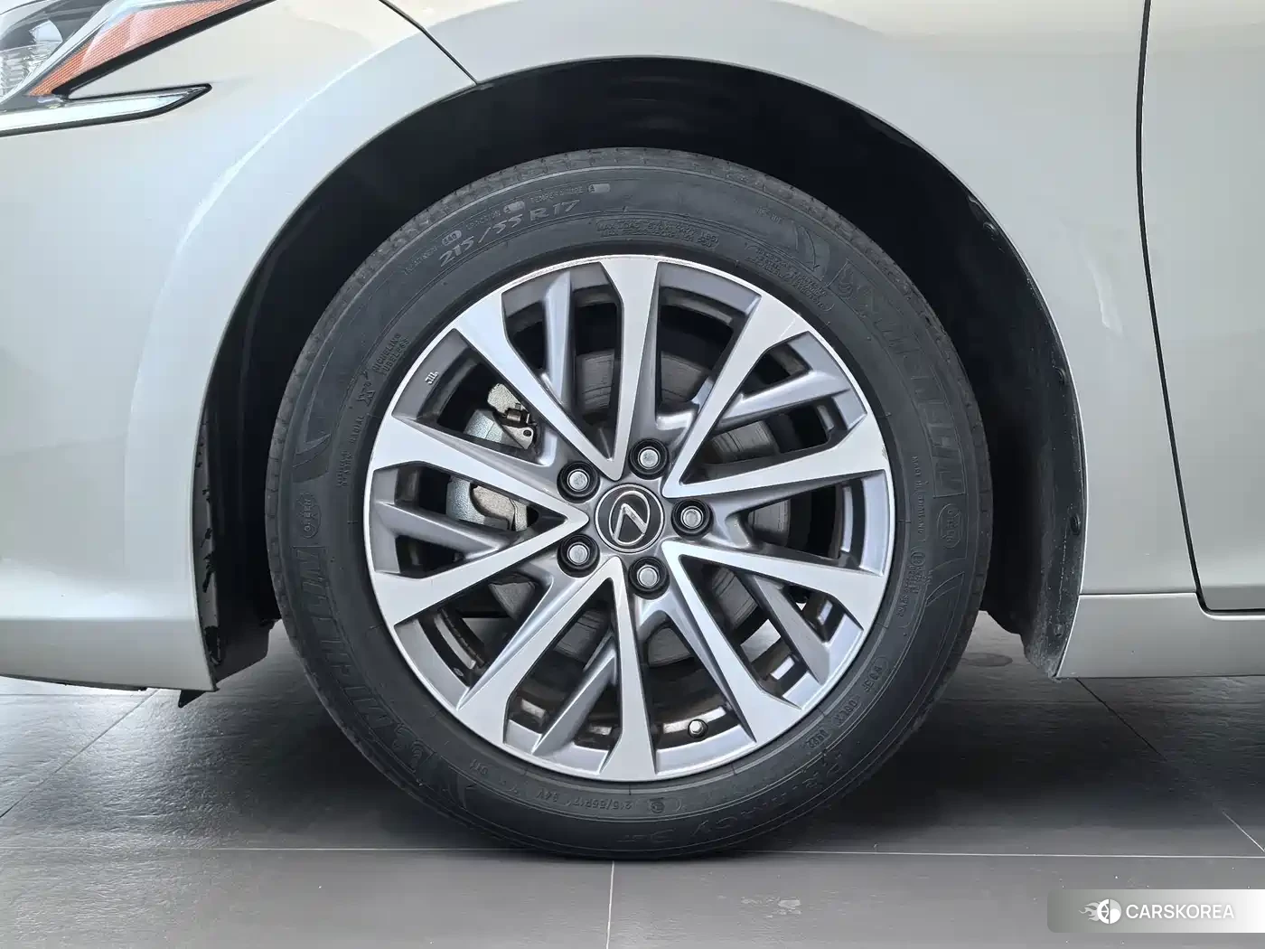 Lexus ES id 4680557 из Китая 12