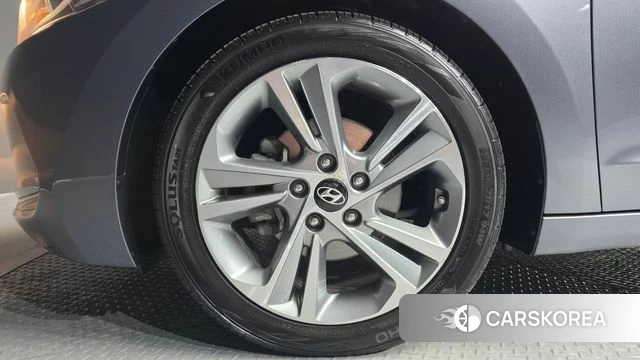 Hyundai Avante AD id 3845717 из Кореи 15