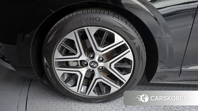 Hyundai Grandeur (GN7) id 3426965 из Кореи 15