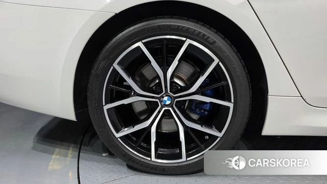 BMW 5 Series (G30) id 4917001 из Кореи 26