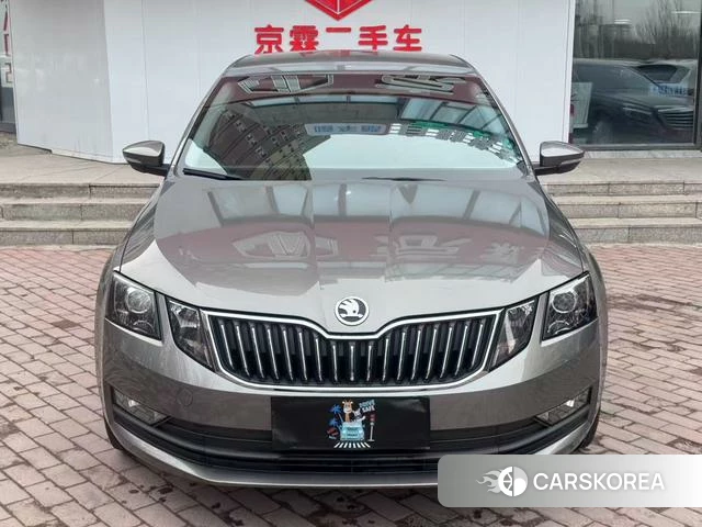 Skoda Octavia 2021 Темно-серый из Китая, фото 5