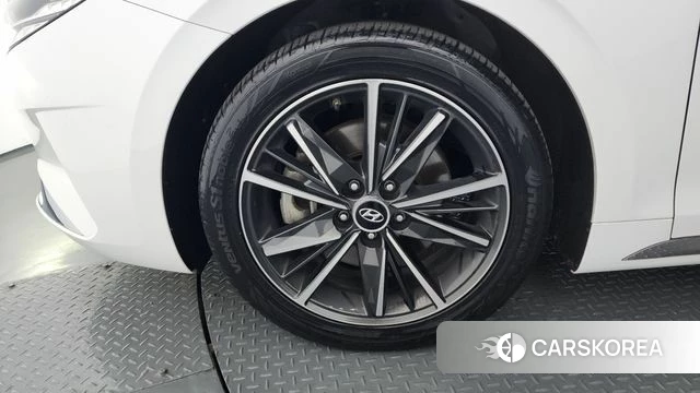 Hyundai The New Grandeur IG id 4330216 из Кореи 32