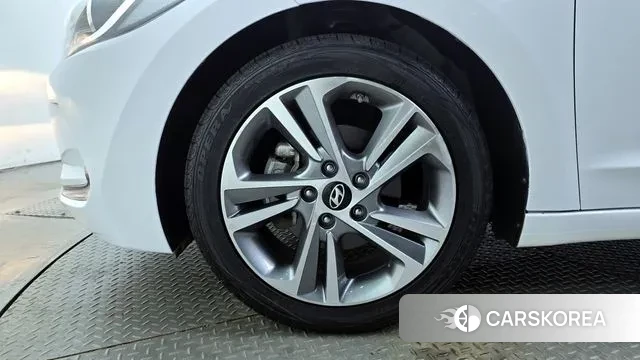 Hyundai Avante AD id 3403119 из Кореи 15