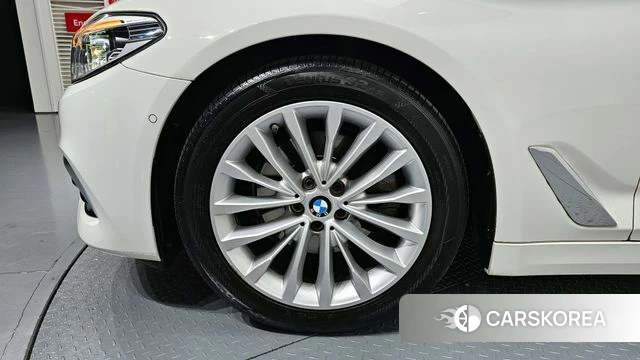 BMW 5 Series (G30) id 4246208 из Кореи 25