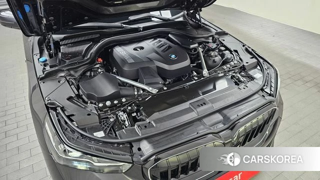 BMW 5 Series (G60) id 4639911 из Кореи 27