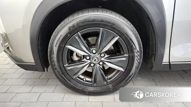 Lexus UX250h id 3366067 из Кореи 15