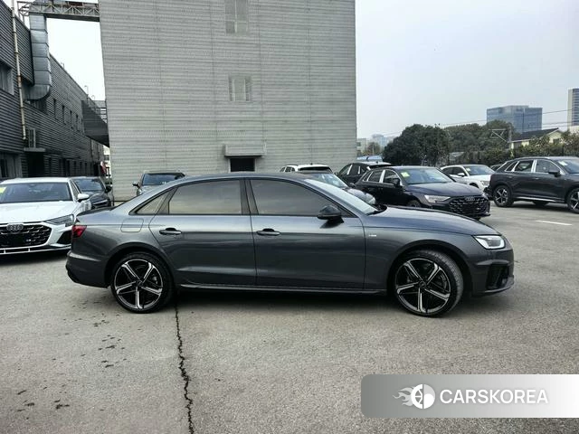 Audi A4L id 3890625 из Китая 7