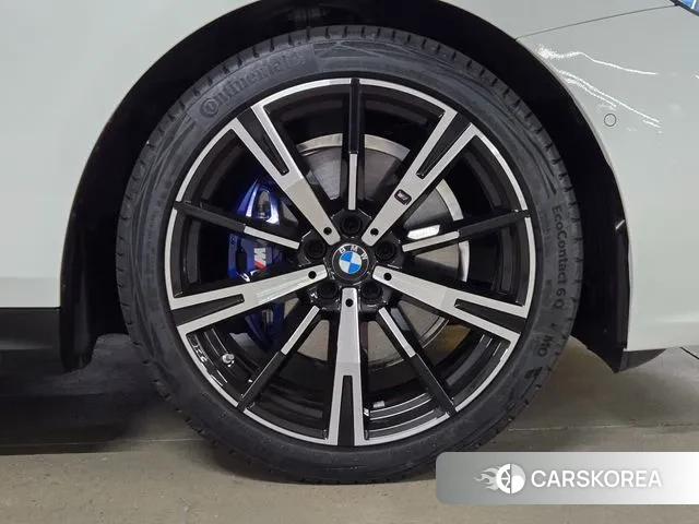 BMW 5 Series (G60) id 2893999 из Кореи 15